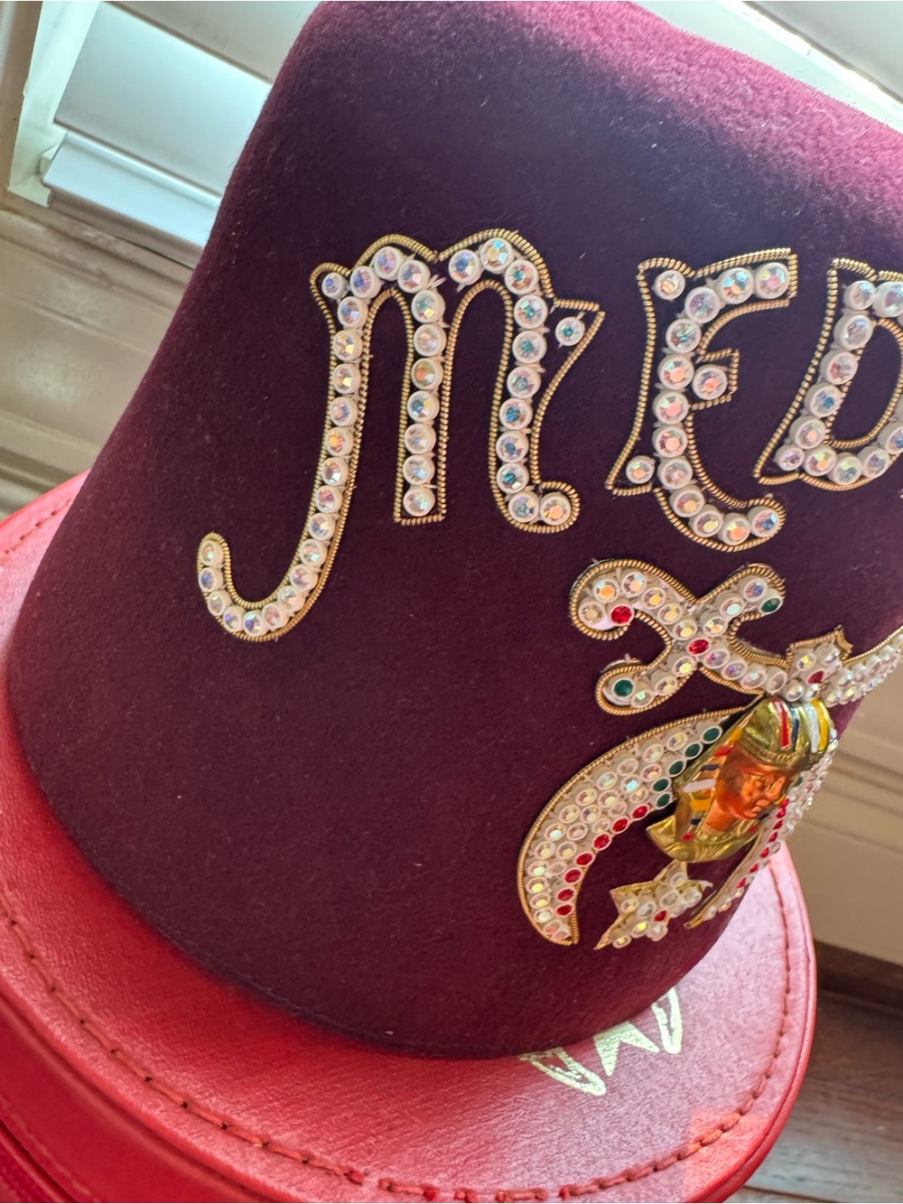 Vintage Medinah Shriners Fez Hat Set w/ Red Case $100 Million Club Pin Jeweled